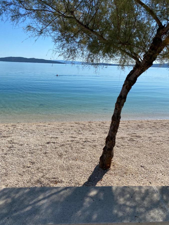 Sunny Apartment By The Beach Kaštel Štafilić Exteriér fotografie