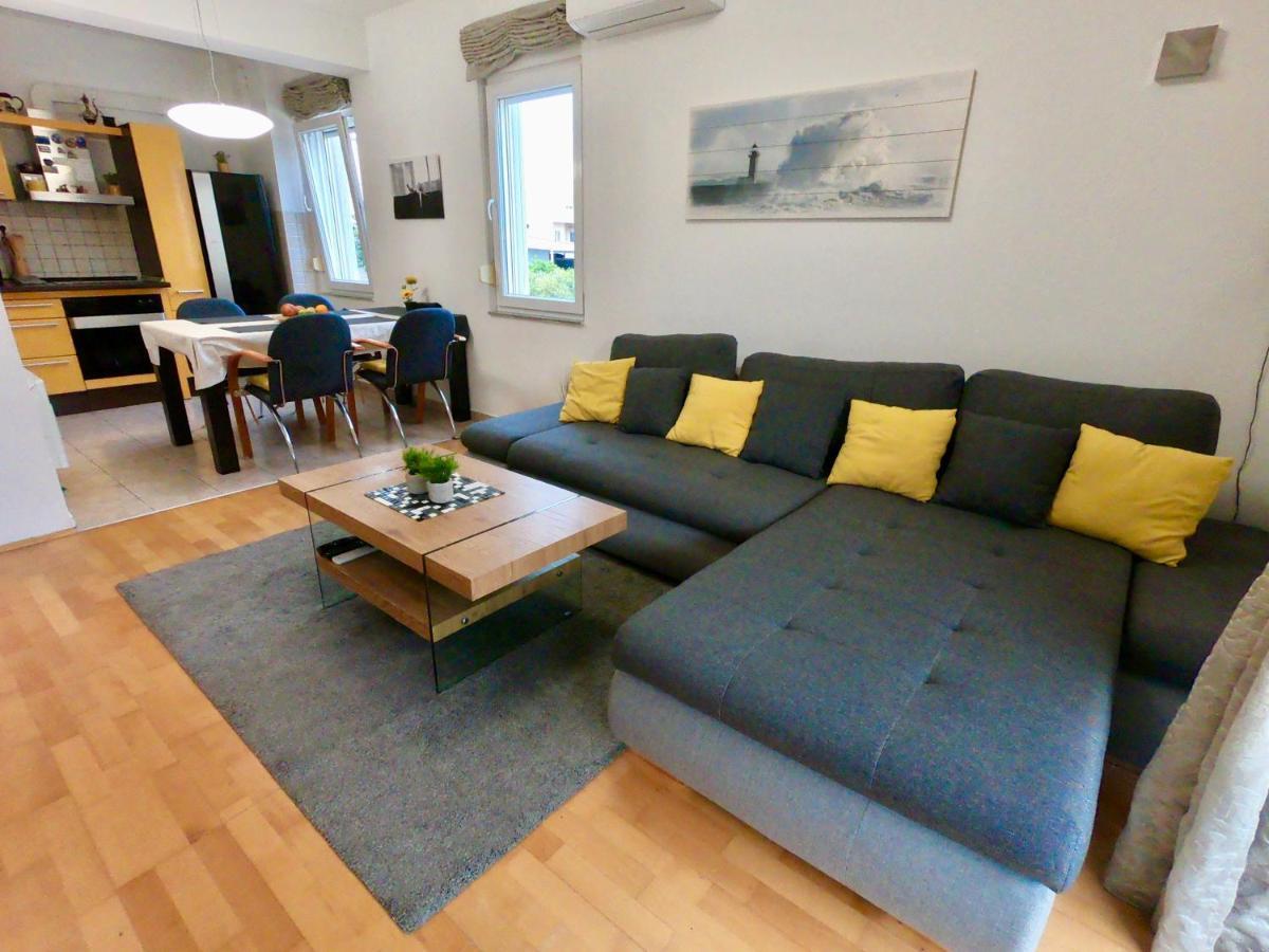 Sunny Apartment By The Beach Kaštel Štafilić Exteriér fotografie