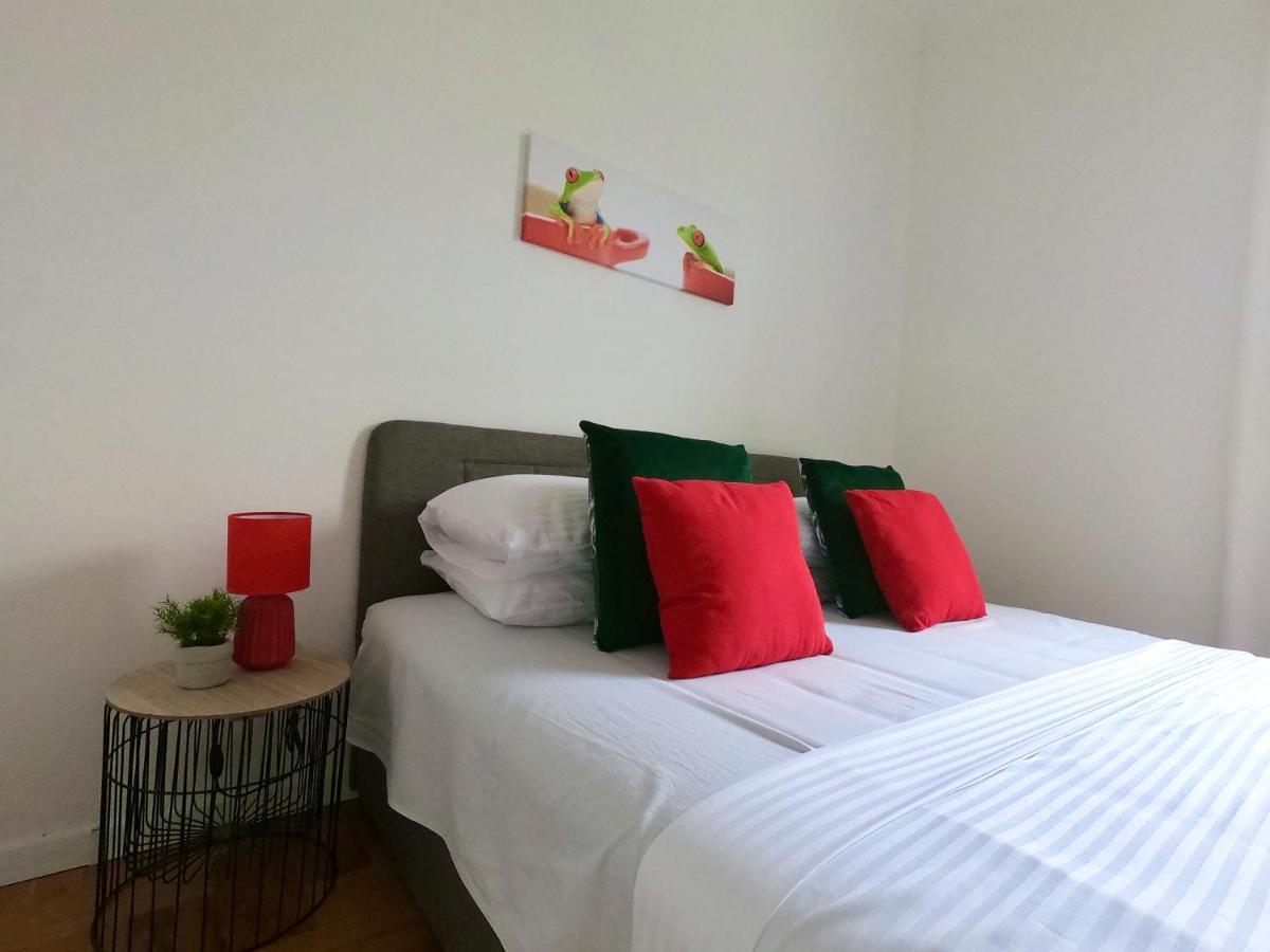 Sunny Apartment By The Beach Kaštel Štafilić Exteriér fotografie