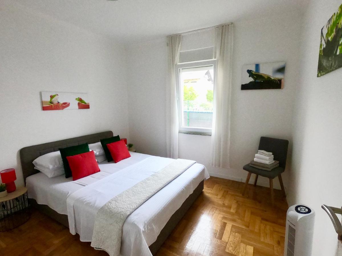 Sunny Apartment By The Beach Kaštel Štafilić Exteriér fotografie