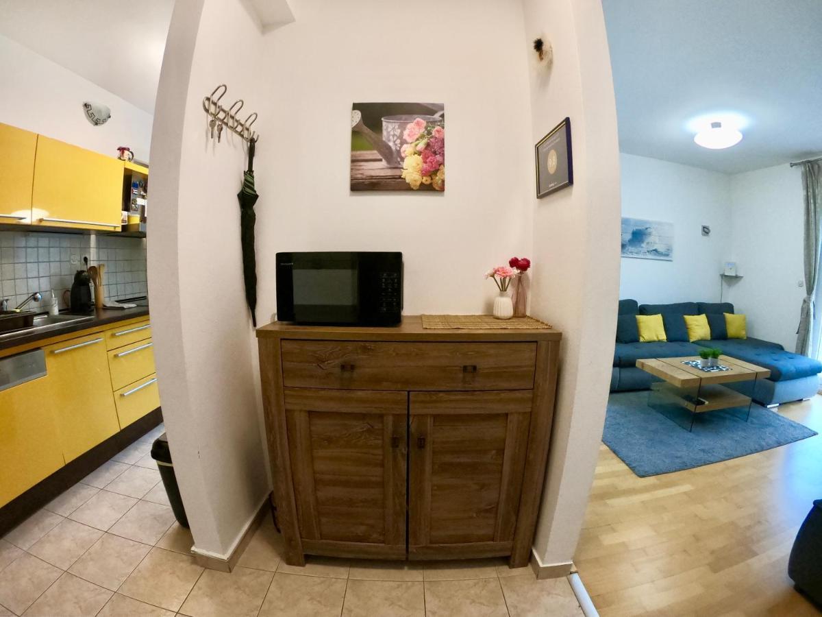 Sunny Apartment By The Beach Kaštel Štafilić Exteriér fotografie