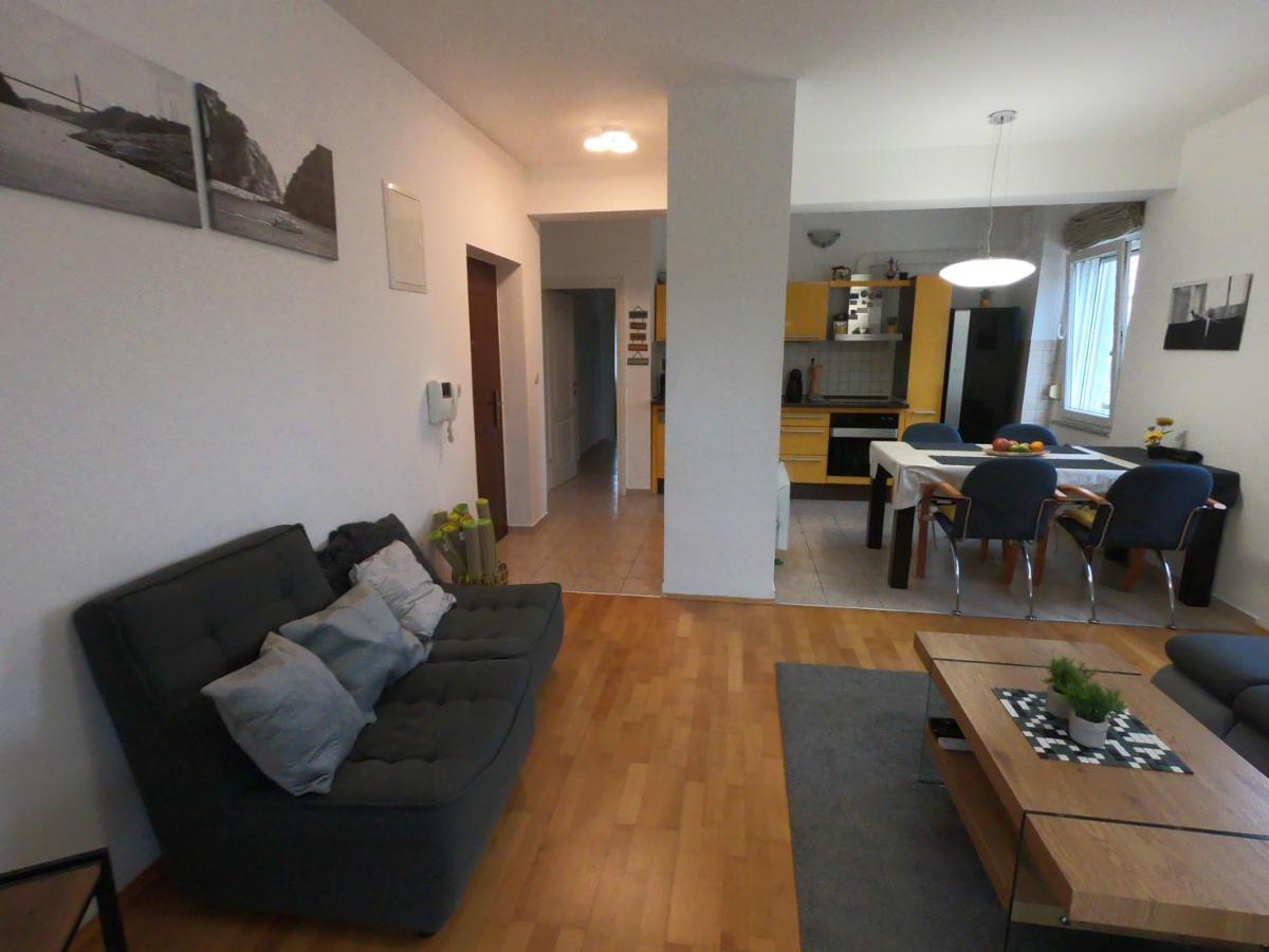 Sunny Apartment By The Beach Kaštel Štafilić Exteriér fotografie