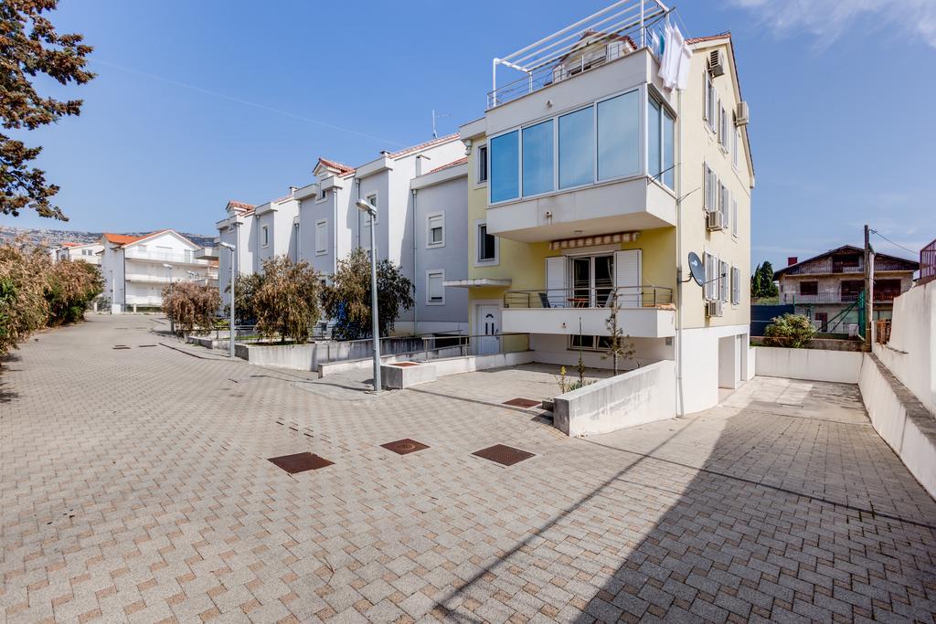 Sunny Apartment By The Beach Kaštel Štafilić Exteriér fotografie